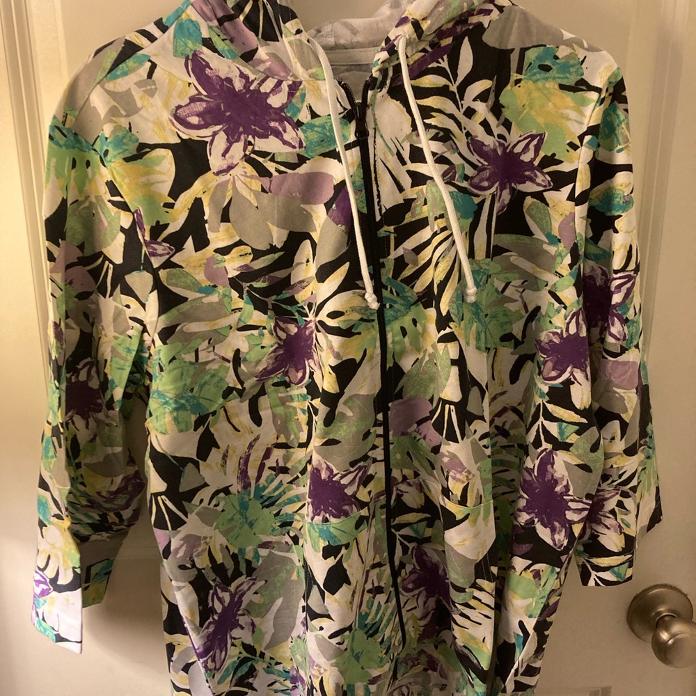 Rainforest Zip-Up hoodie, 3/4 Sleeves With Pockets, Size large, Brand New